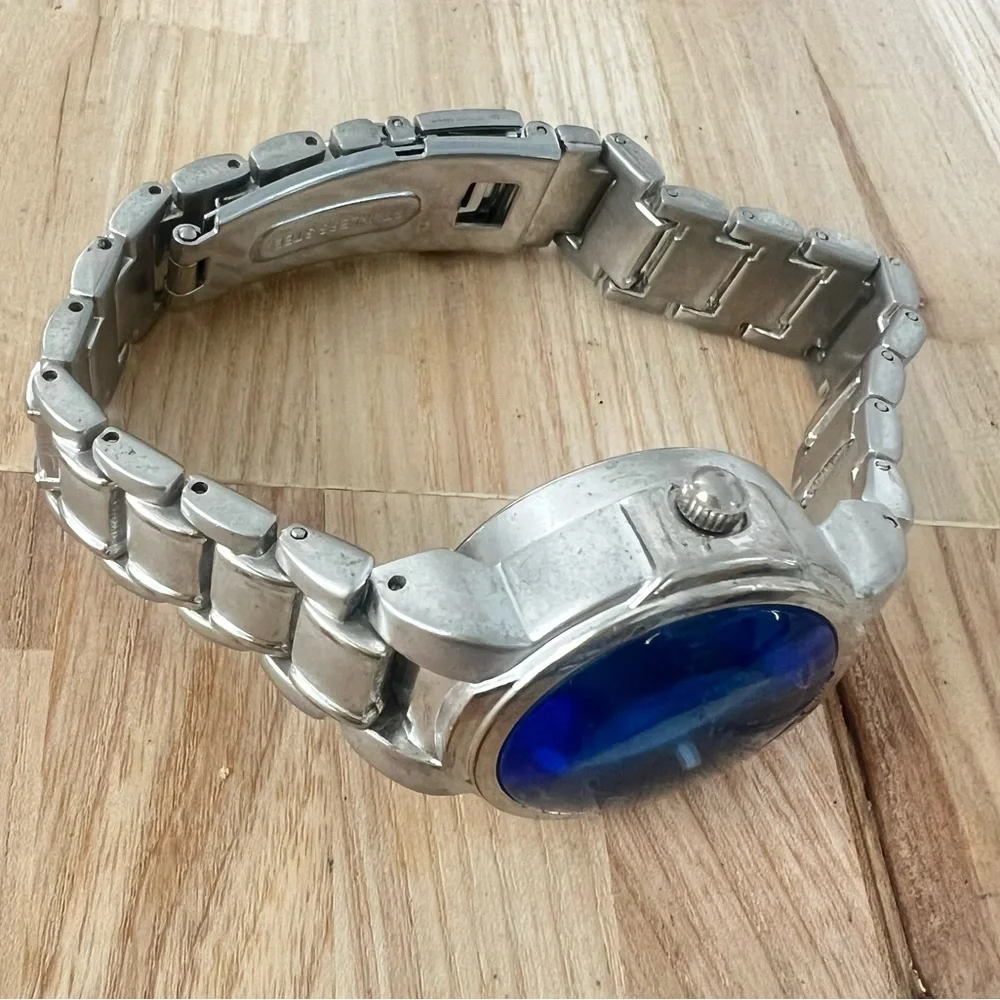Fossil brand model